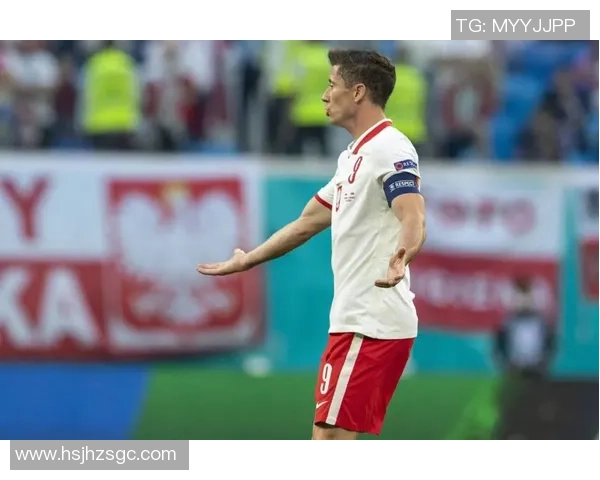 Q版足球明星姆巴佩壁纸设计展现动感与可爱风格